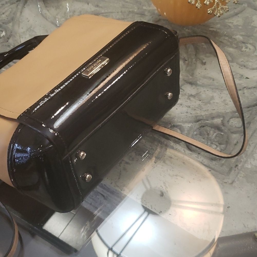 𝅺❤ Kate Spade Patent Leather Crossbody Shoulder Bag Satchel - Picture 4 of 6